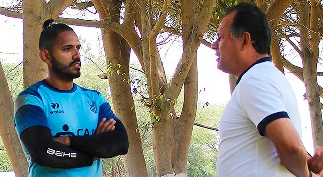 Juan Reynoso se hizo presente en los entrenamientos de Atlético Grau