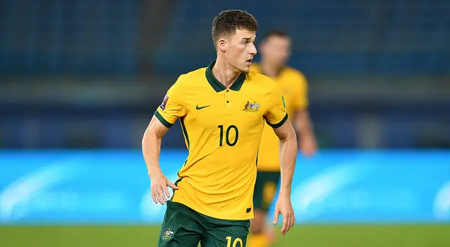 Australia: Ajdin Hrustic, número 10 y campeón de la última Europa League Australia: Ajdin Hrustic, número 10 y campeón de la última Europa League