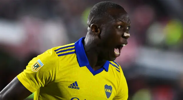 Luis Advíncula hizo emocionar a medio argentino