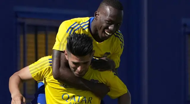 Cosa de locos: Zambrano y Advíncula tienen más títulos que años en Boca Juniors. Cosa de locos: Zambrano y Advíncula tienen más títulos que años en Boca Juniors.