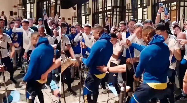 Advíncula sorprendió con sus movimientos en celebración de Boca Juniors.
