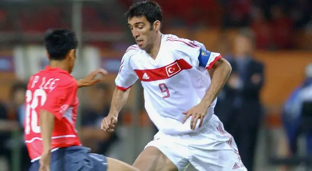 Hakan Sukur marcó el gol más rápido en la historia de los Mundiales