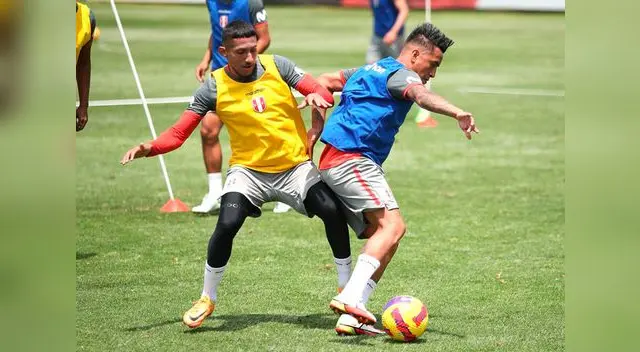 Christofer Gonzales junto a Christian Cueva en la Videna Christofer Gonzales junto a Christian Cueva en la Videna