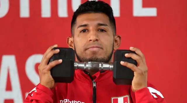 Alexis Arias haciendo trabajos en el gimnasio de la Videna