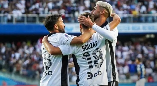 Colo Colo goleó 5-0 a Betis en un amistoso internacional Colo Colo goleó 5-0 a Betis en un amistoso internacional