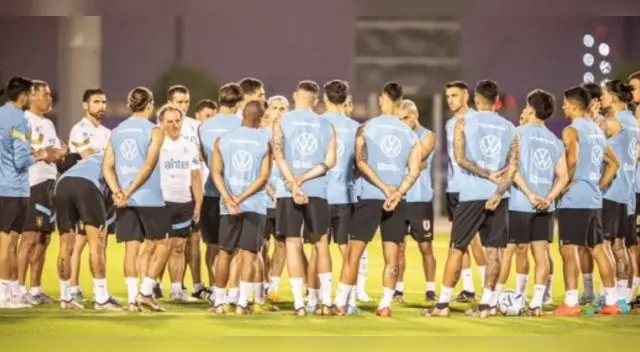 Uruguay paró sus entrenamientos tras enterarse del fallecimiento de la madre de unos de sus jugadores Uruguay paró sus entrenamientos tras enterarse del fallecimiento de la madre de unos de sus jugadores