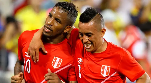 Jefferson Farfán y Christian Cueva se sumaron al lamento de los 2 bomberos fallecidos Jefferson Farfán y Christian Cueva se sumaron al lamento de los 2 bomberos fallecidos