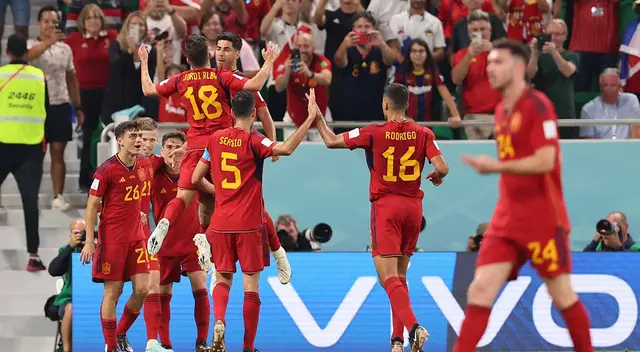 España golea a Costa Rica