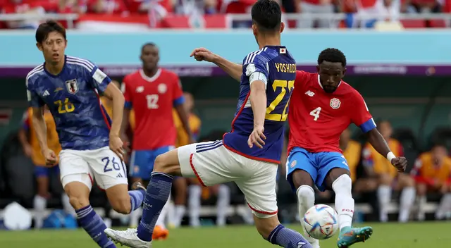 Keysher Fuller supo batir las redes niponas con un fuerte remate. Foto: EFE.