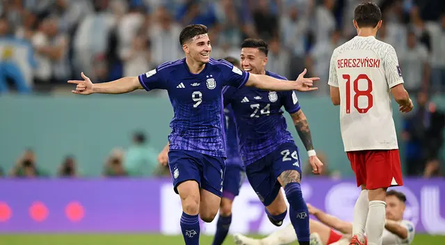 Julián Álvarez marcó el 2-0 para Argentina sobre Polonia