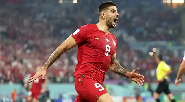 Aleksandar Mitrović convirtió el gol de Serbia