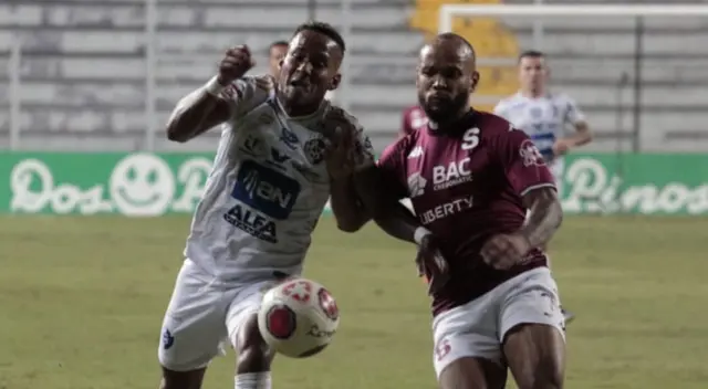 Cartaginés pudo vencer a Saprissa por la primera semifinal