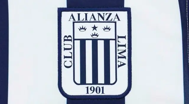 Hinchas de Alianza Lima expectantes por la nueva camiseta blanquiazul Hinchas de Alianza Lima expectantes por la nueva camiseta blanquiazul