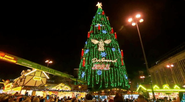 Desde 1996, en la ciudad alemana de Dortmund arman uno de los árboles de Navidad más grandes de Europa. | Fuente: CNN en Español. 
