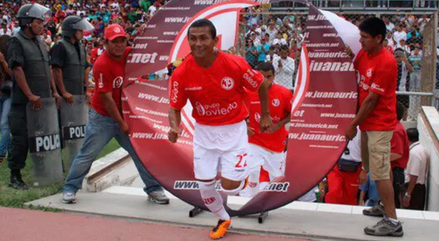 William Chiroque en su paso por Juan Aurich William Chiroque en su paso por Juan Aurich
