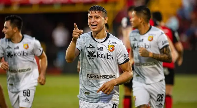 Anthony Contreras marcó el gol de la victoria para Herediano
