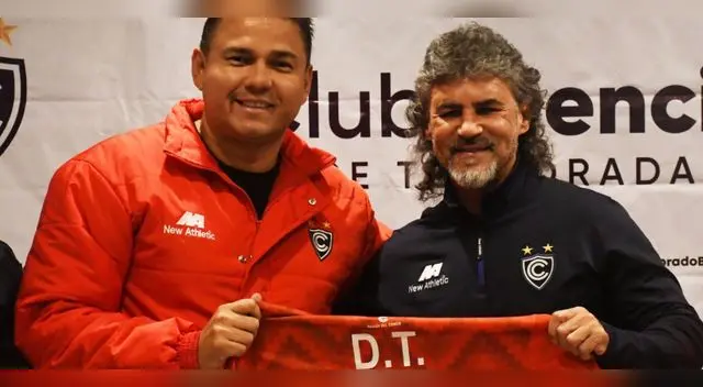 Cienciano presentó oficialmente a Leonel Álvarez Cienciano presentó oficialmente a Leonel Álvarez