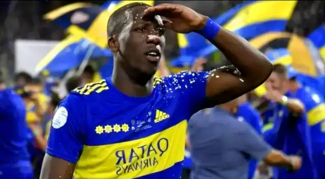 Luis Advíncula llegó en julio del 2021 a Boca Juniors
