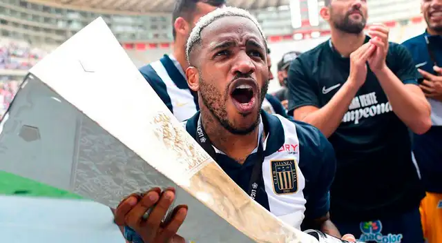 Jefferson Farfán y el precio de su camiseta con Alianza Lima Jefferson Farfán y el precio de su camiseta con Alianza Lima