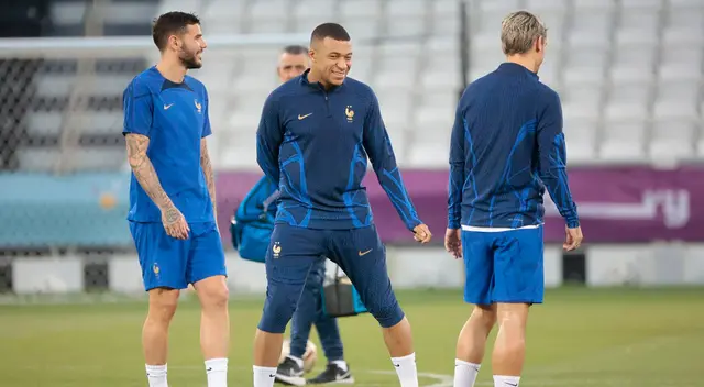 Francia en su último entrenamiento con miras a la final ante Argentina Francia en su último entrenamiento con miras a la final ante Argentina