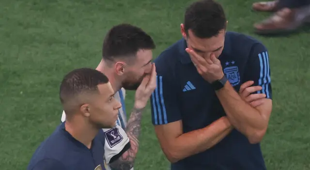 Messi y Scaloni previo a la ceremonia de premiación en el Mundial Qatar 2022. Messi y Scaloni previo a la ceremonia de premiación en el Mundial Qatar 2022.
