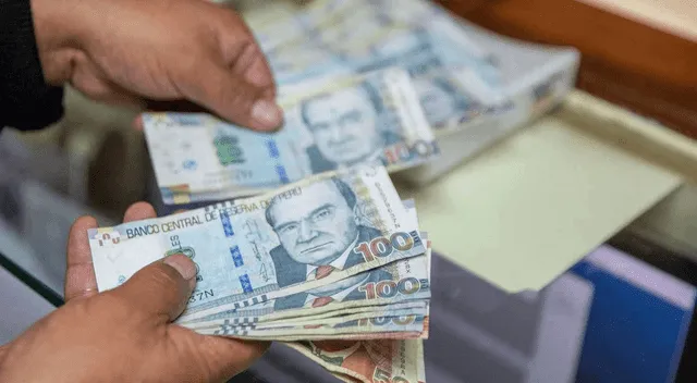 Aguinaldo de 500 soles para los trabajadores del sector público. Aguinaldo de 500 soles para los trabajadores del sector público.