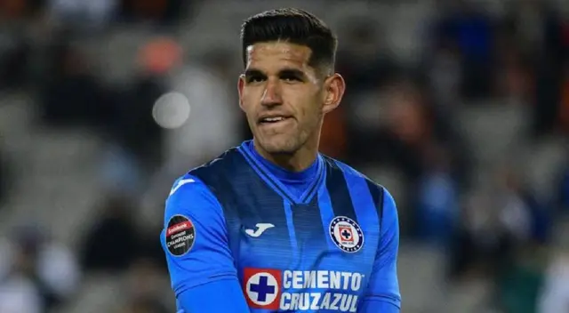 El club mexicano decidió no contar más con el back central de la Selección Peruana.