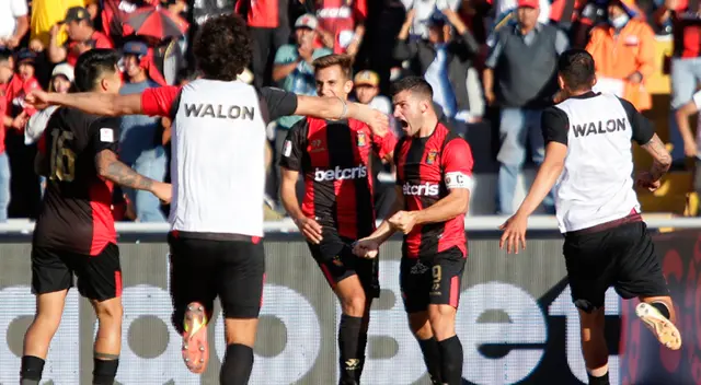 Melgar muestra con orgullo a su flamante fichaje para el 2023