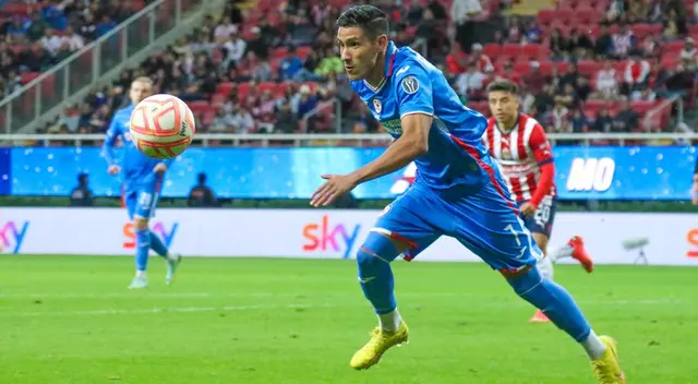 Cruz Azul venció con dos goles al Chivas.