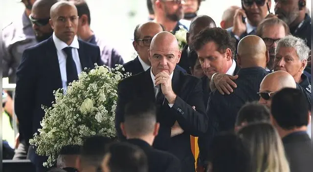 Infantino en el homenaje a 'O Rei' Pelé