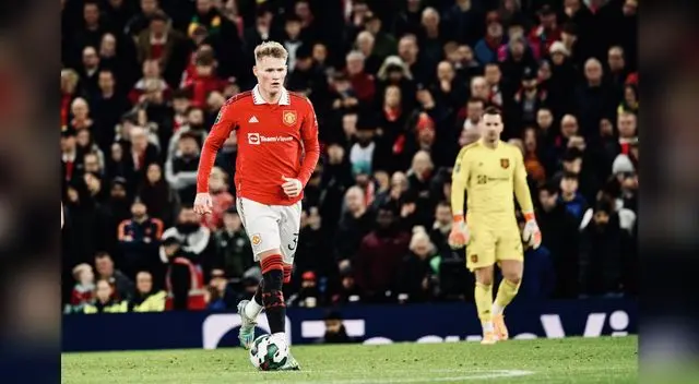 Manchester United derrota al Charlton con gol de Antony