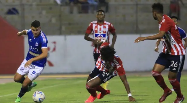 Carlos Mannucci vs Junior por Noche Tricolor 2023