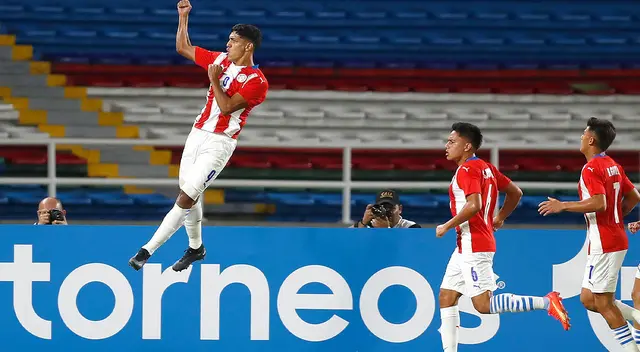 Allan Wlk celebra el 1-0 de Paraguay sobre Colombia