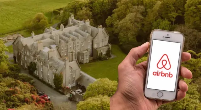 El 'mágico' hospedaje se ha vuelto viral por su aspecto majestuoso, cual castillo de las películas de Disney.