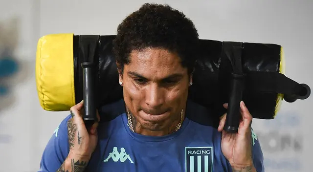 Paolo Guerrero inició sus trabajos con Racing