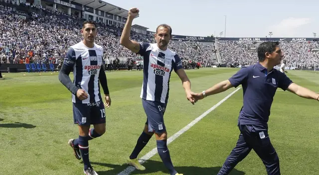 Hernán Barcos y Pablo Sabbag durante la presentación oficial del plantel 2023
