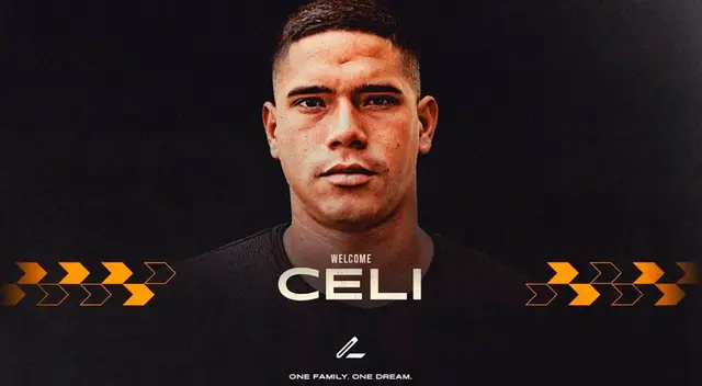 Yuriel Celi fue presentado en Hull City como su flamante jugador Yuriel Celi fue presentado en Hull City como su flamante jugador
