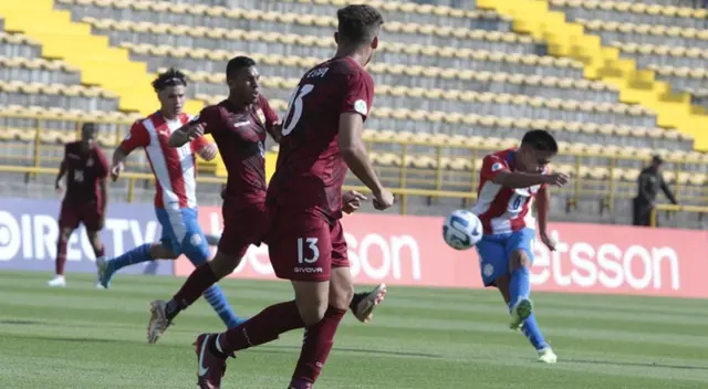 Paraguay y Venezuela jugaron en el Estadio El Techo.