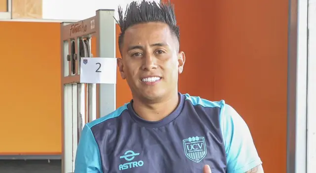 Christian Cueva luce la vestimenta de la César Vallejo Christian Cueva luce la vestimenta de la César Vallejo
