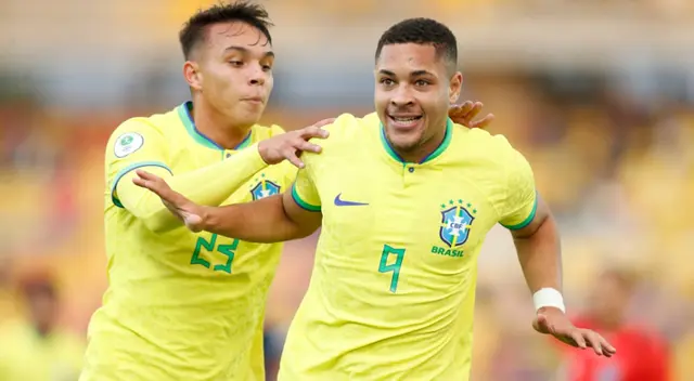 Vitor Roque se lució con un doblete ante Ecuador. Vitor Roque se lució con un doblete ante Ecuador.