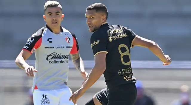 Pumas y Atlas se miden en el Estadio Olímpico Universitario por la Liga MX.