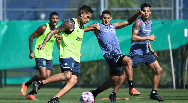 Paolo Guerrero en los entrenamientos de Racing Paolo Guerrero en los entrenamientos de Racing