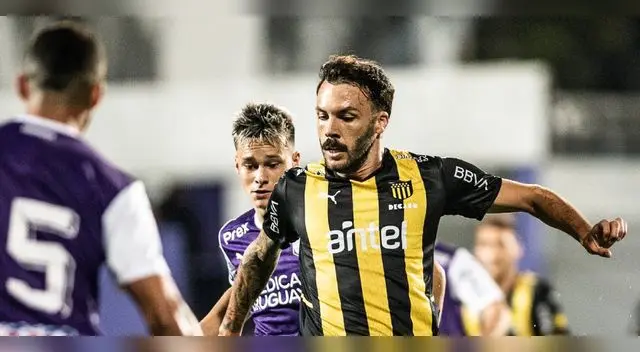 Peñarol empató 2-2 ante Defensor Sporting