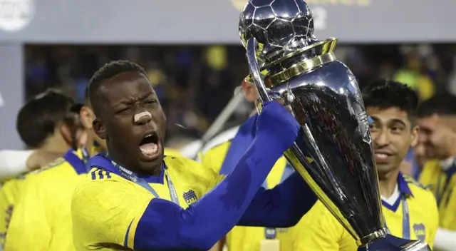 Luis Advíncula suma su cuarto título con Boca Juniors Luis Advíncula suma su cuarto título con Boca Juniors