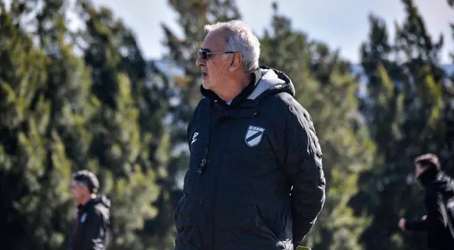 Jorge Fossati dirigirá por primera vez en Perú