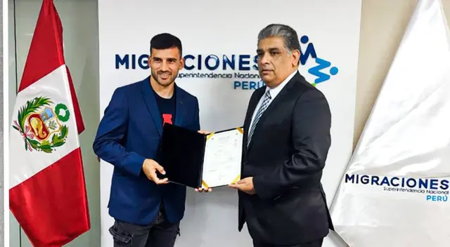 Bernardo Cuesta recibió la nacionalización peruana Bernardo Cuesta recibió la nacionalización peruana
