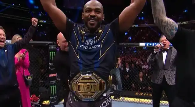 Jon Jones se quedó con el título peso pesado tras vencer a Gane