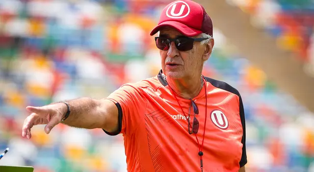 Jorge Fossati vivió así su primer día al mando de Universitario. Jorge Fossati vivió así su primer día al mando de Universitario.