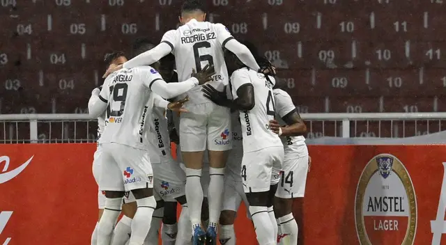 LDU vence a Delfín por la Conmebol Sudamericana LDU vence a Delfín por la Conmebol Sudamericana