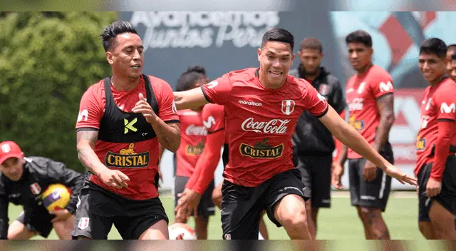 Juan Reynoso dio sorpresiva convocatoria para amistosos